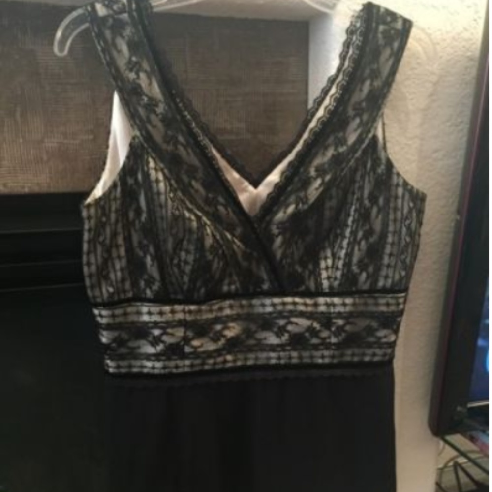 NWOT -Ann Taylor Sleeveless Black Lace Top Sz 8